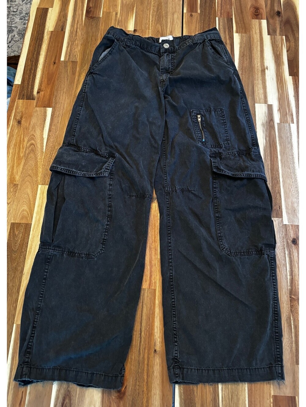 BDG Urban Outfitters Black Washed Cargo Pants Women’s Size 8 Wide Leg Y2K (2035)